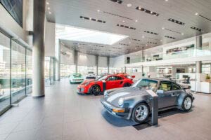 Showroom Porsche in Houston